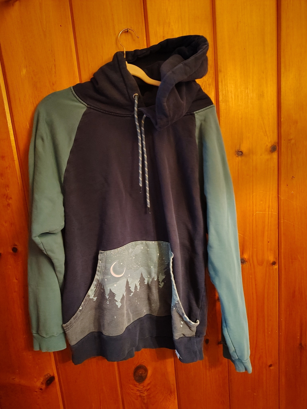 Happy Earth XL Unisex Aurora Hoodie